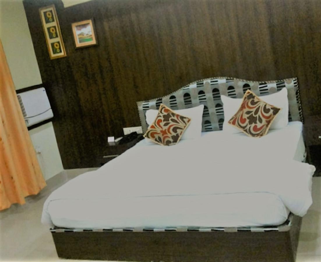 Bodhgaya Gautam Hotel Buitenkant foto